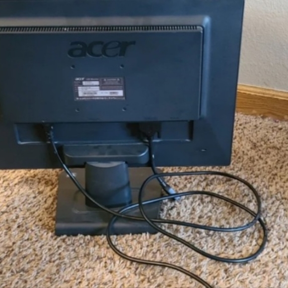 Acer 17" LCD computer monitor - Picture 2 of 2